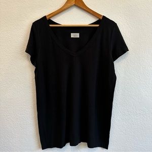 Athleta V neck Tee Shirt Relaxed Color Black
